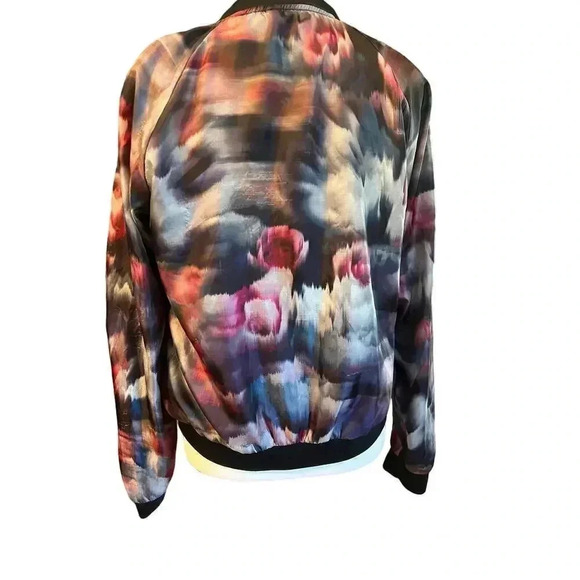 Onzie flow yoga jacket zip front and zip pockets size s/m - Picture 4 of 7